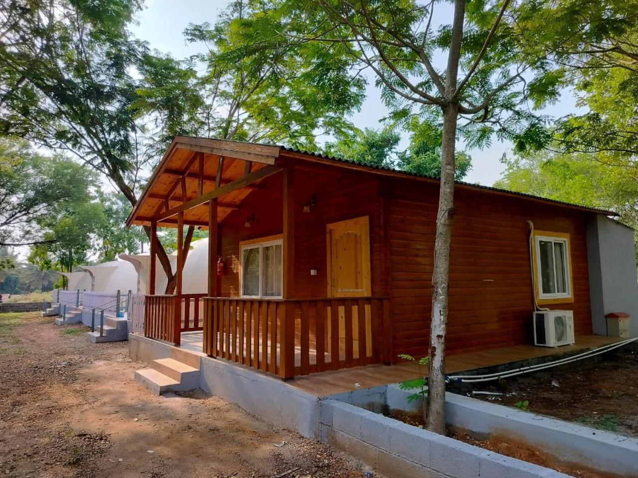 Kstdc Hotel Mayura Pavithra Yediyur Kunigal Bagian luar foto